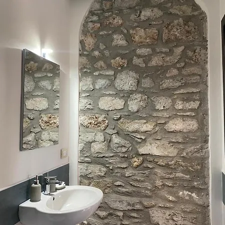 Santa Irene & Apartmán *